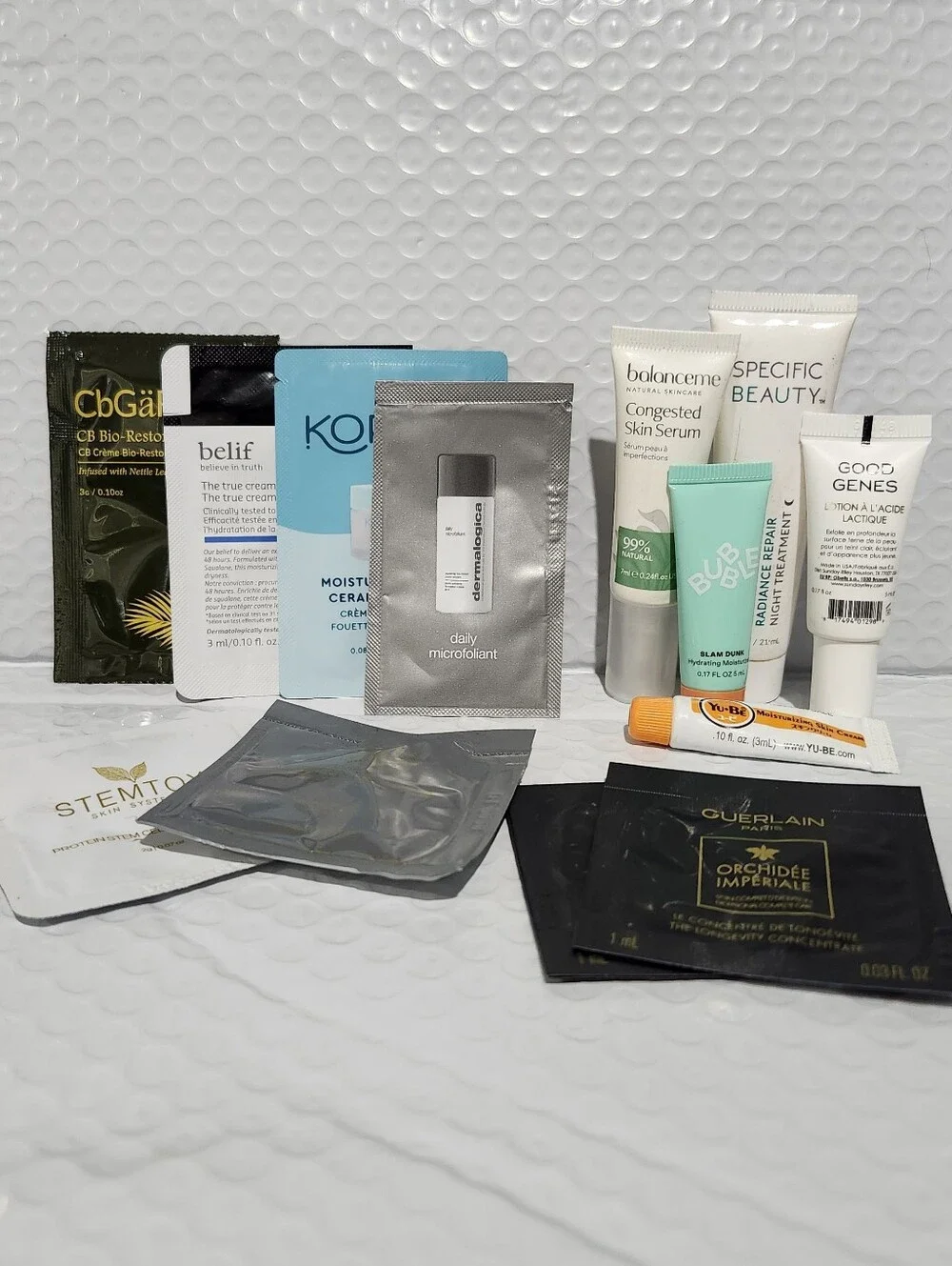 Assorted Women’s 14 Piece Skincare Samples